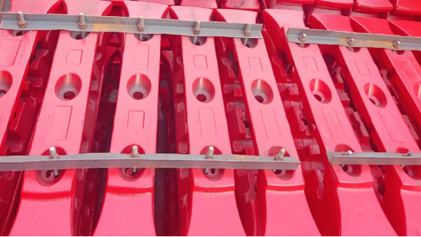 锻造刮板、横梁顺利交付：从选材到成品，每道工序都为抗造而生